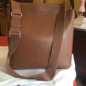 Everlane Form Bag cognac